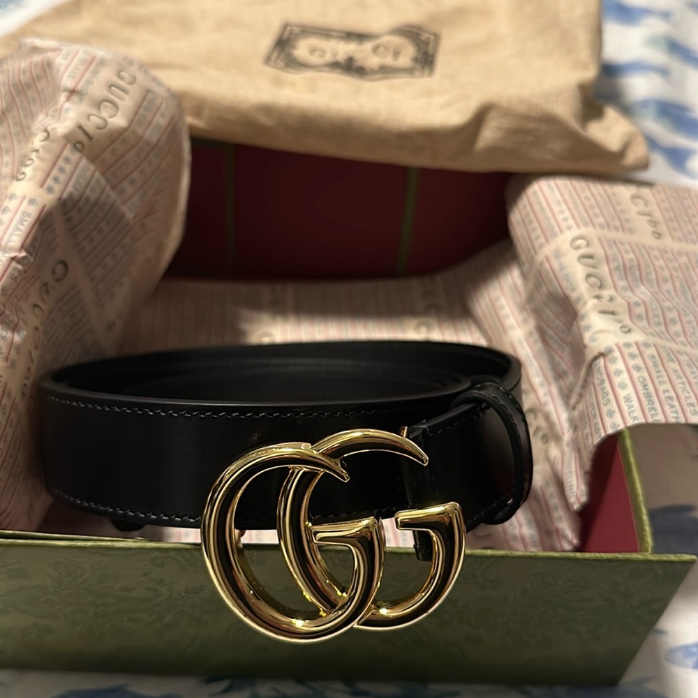 Gucci black leather belt